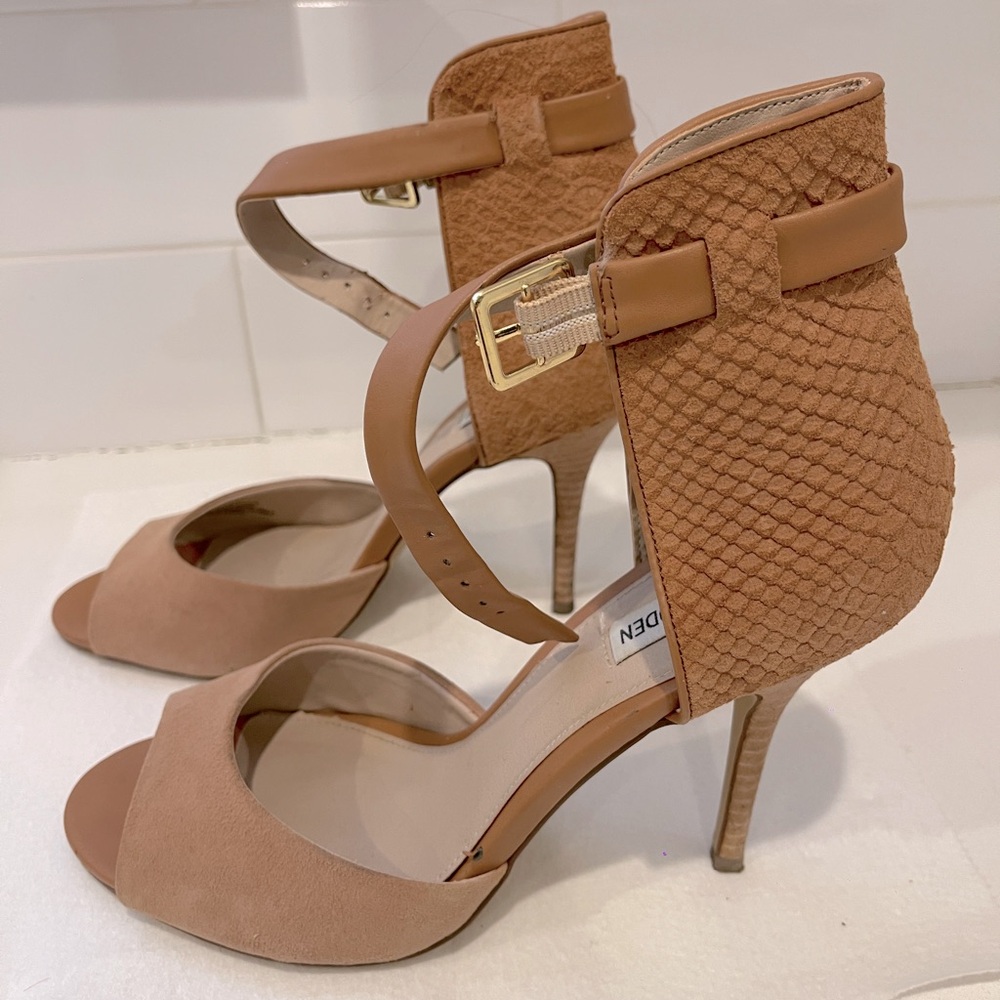 Steve Madden StepOut Camel Cut Out Strap SandalHeels
